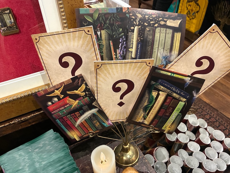 ミナリマ大阪のクリスマスのショーウィンドウの写真