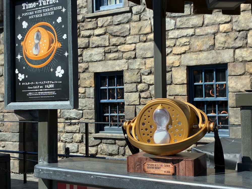 USJハリーポッターエリアのタイムターナーのポップコーンバケットの写真